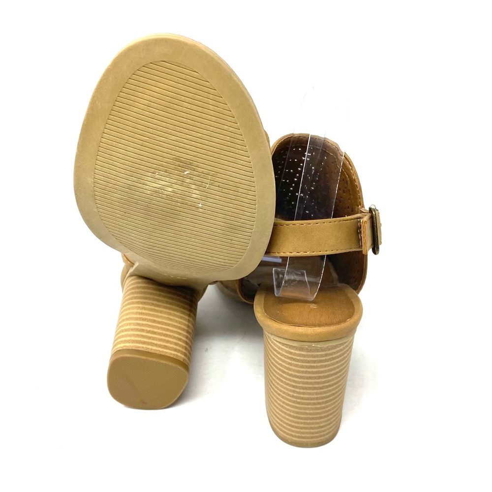 Universal Thread Sandals - image 3